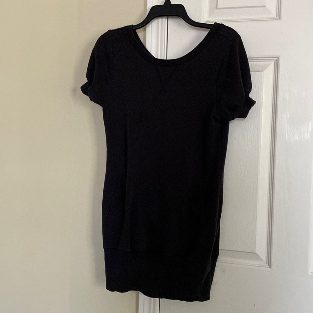 small old navy black scoop necked sweatshirt dress